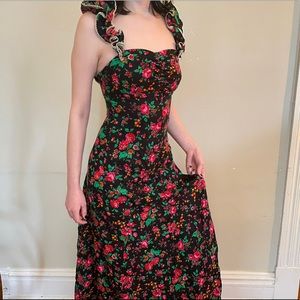 SOLD vintage floral dress with ruffled straps🌸